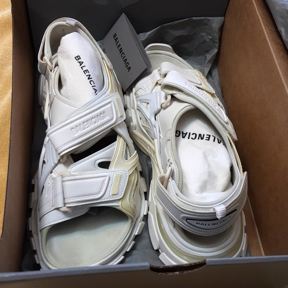 Balenciaga track sandals- very clean and good condition 👌 Unisex ‼️Authentic ‼️ - Picture 16 of 16